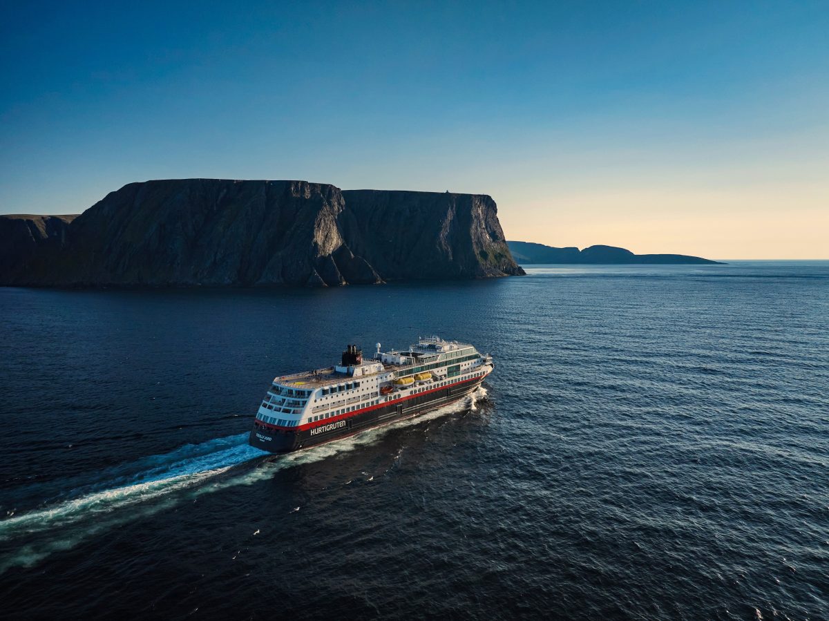 Vi seiler bort fra Honningsvåg forbi Nordkapp  MS Trollfjord Norway HGR 164034 Photo Espen Mills