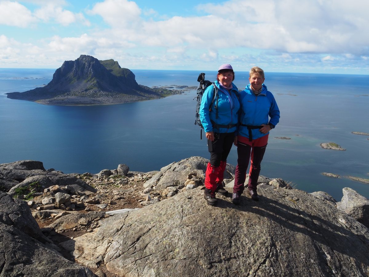 På toppen av Vegatrappa sammen med lokalguide Heidi