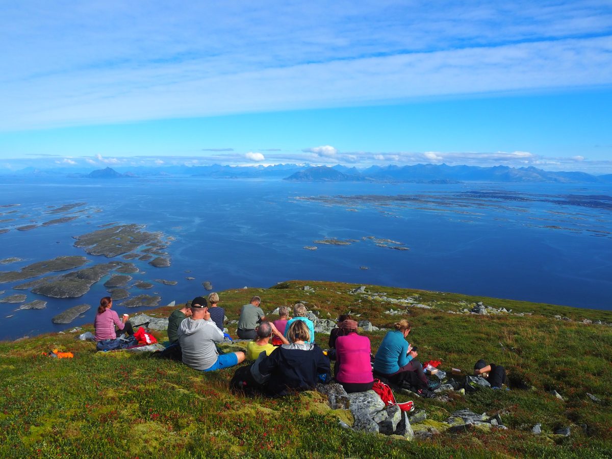 Lunsj på Lovundfjellet Foto Mette Østerhus